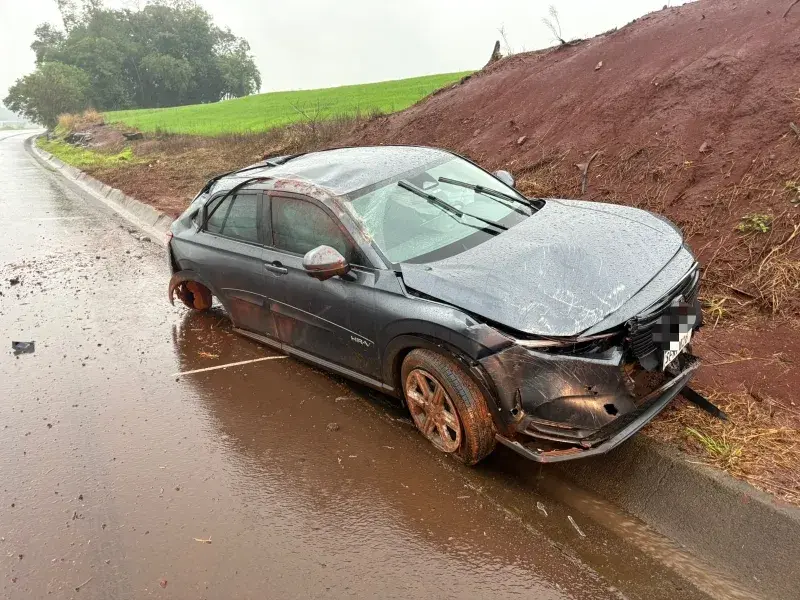 MOTORISTA FICA FERIDA APÓS CAPOTAMENTO NA BR-163, EM MERCEDES