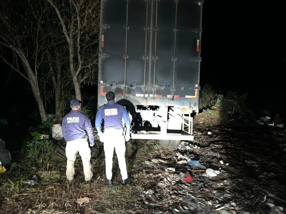 PF PARTICIPA DE AÇÃO INTERNACIONAL E RECUPERA CAMINHÃO ROUBADO EM SÃO PAULO NO PARAGUAI