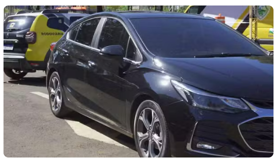 POLICIAIS PERSEGUEM CARRO POR 15 QUILÔMETROS EM ESTRADA DO PARANÁ E DESCOBREM ADOLESCENTE DE 15 ANOS DIRIGINDO
