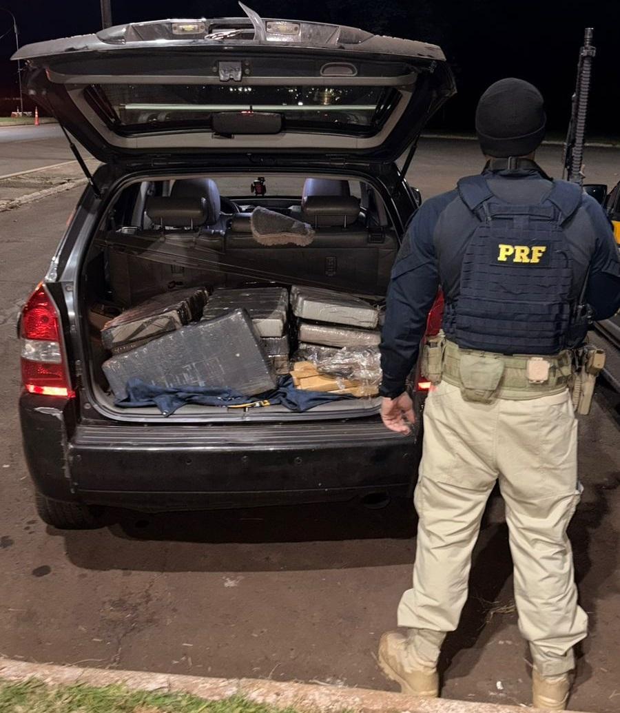 PRF APREENDE 150 QUILOS DE MACONHA NA BR-277 E PRENDE MOTORISTA EM SANTA TEREZINHA DE ITAIPU