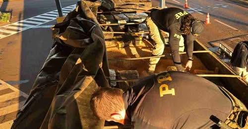 PRF APREENDE MAIS DE DUAS TONELADAS DE DROGAS ESCONDIDAS EM CARGA DE SOJA NA BR-163