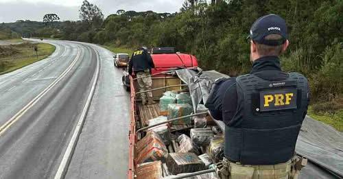 PRF APREENDE QUASE 2,5 TONELADAS DE MACONHA EM CAMINHÃO NA BR-277