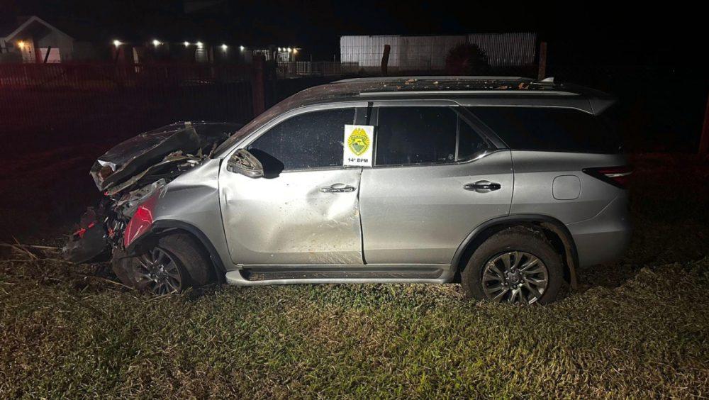 VEÍCULO FURTADO EM MEDIANEIRA É RECUPERADO PELA PM APÓS PERSEGUIÇÃO EM SANTA TEREZINHA DE ITAIPU