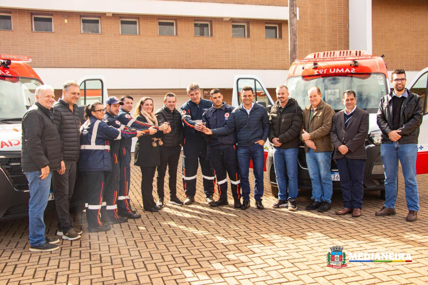 MEDIANEIRA RECEBE DUAS NOVAS AMBULÂNCIAS PARA REFORÇAR O ATENDIMENTO DO SAMU