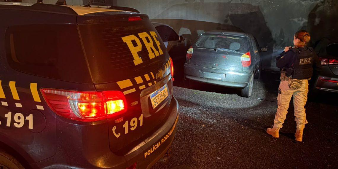 PRF RECUPERA CARRO FURTADO E PRENDE SUSPEITO HORAS APÓS SAÍDA DA PRISÃO EM SANTA TEREZINHA DE ITAIPU