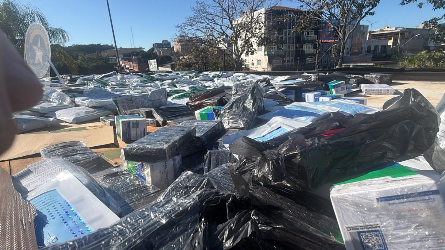 RECEITA FEDERAL APREENDE CAMINHÃO COM R$ 500 MIL EM MERCADORIAS CONTRABANDEADAS NA PONTE DA AMIZADE