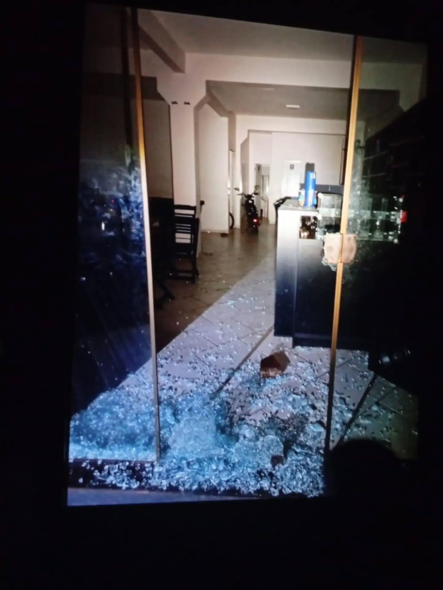 BAR É ALVO DE VANDALISMO DURANTE A MADRUGADA EM MEDIANEIRA