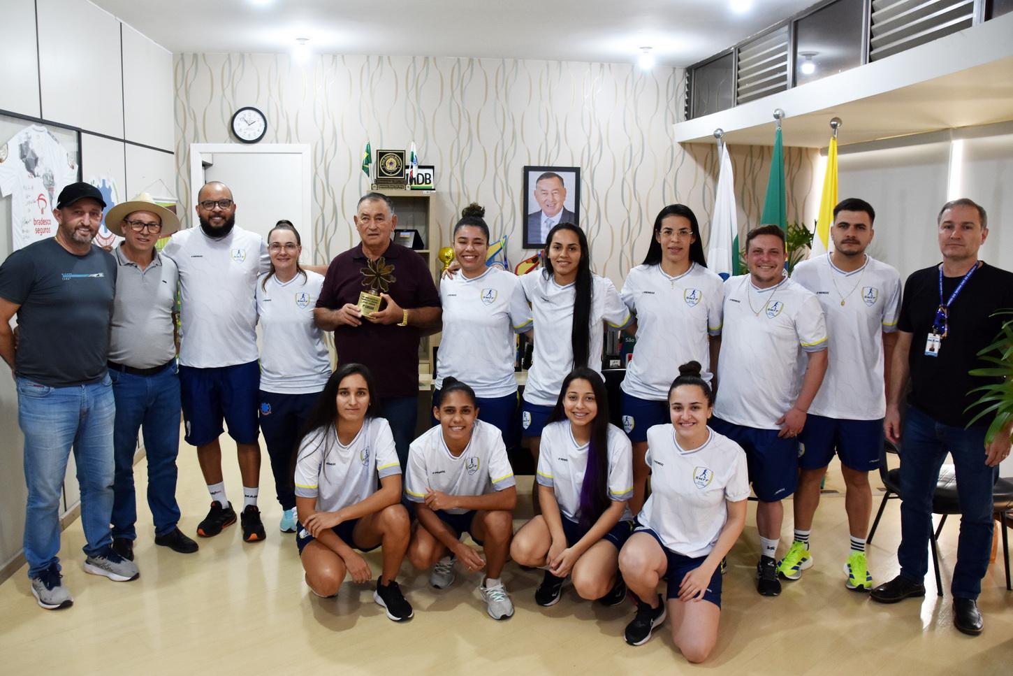 EQUIPE FEMININA DE FUTSAL DE SÃO MIGUEL DO IGUAÇU CONQUISTA TÍTULO DA FASE REGIONAL DOS JOGOS ABERTOS DO PARANÁ