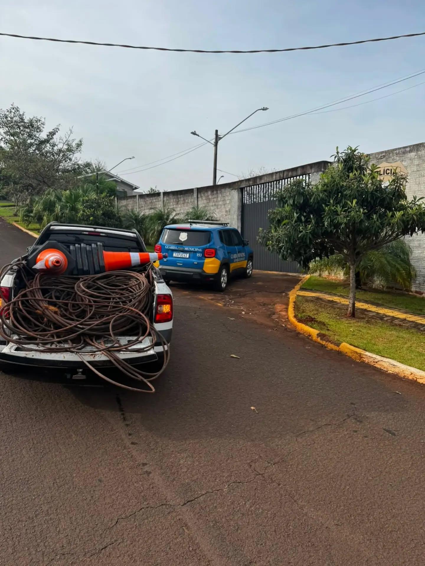 GUARDA MUNICIPAL PRENDE DUPLA E RECUPERA 230 KG DE CABOS FURTADOS EM SÃO MIGUEL DO IGUAÇU