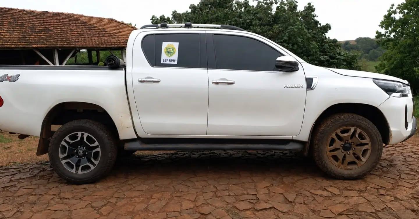 HILUX COM ALERTA DE FURTO/ROUBO É ENCONTRADA ABANDONADA EM ÁREA RURAL DE MISSAL