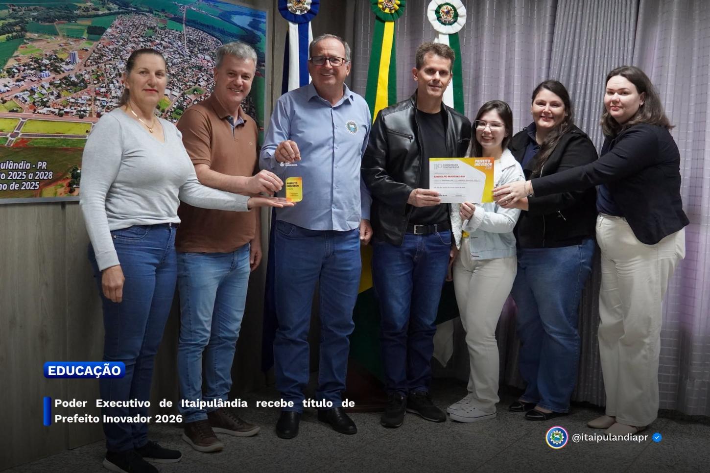 LINDOLFO RUI RECEBE TÍTULO DE PREFEITO INOVADOR 2026 POR PROJETO DE ROBÓTICA EM ITAIPULÂNDIA
