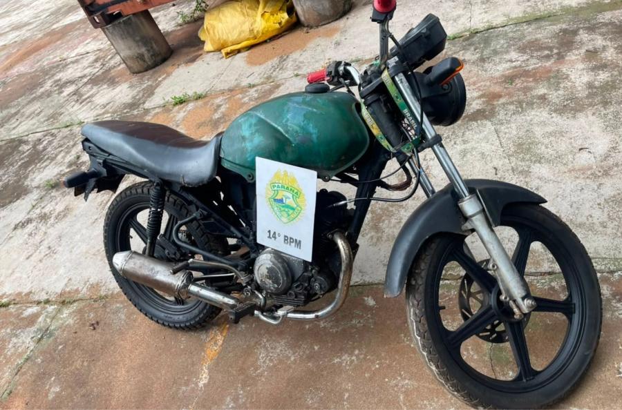 MOTOCICLETA COM PLACA ESTRANGEIRA E CHASSI PICOTADO É APREENDIDA EM MEDIANEIRA