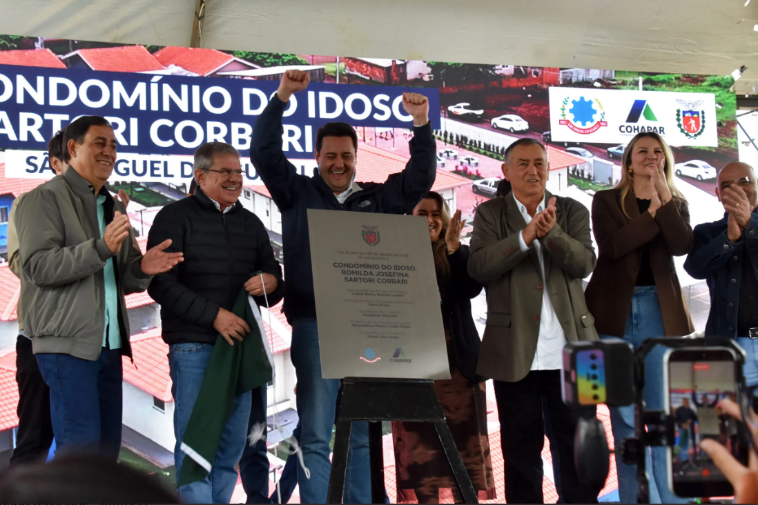 CONDOMÍNIO DO IDOSO É INAUGURADO EM SÃO MIGUEL DO IGUAÇU