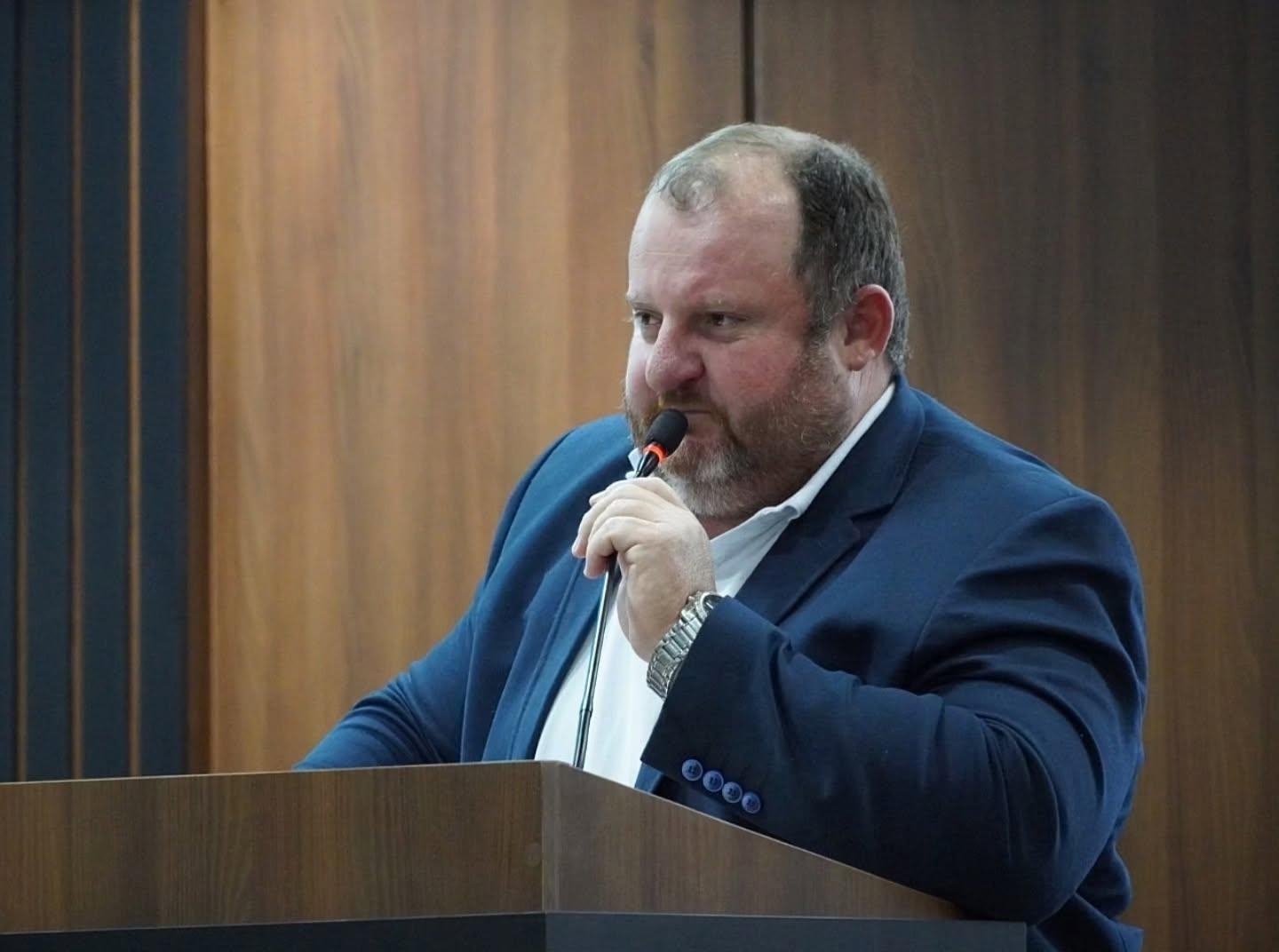 VEREADOR ABEL SERENA PROPÕE INCLUSÃO DE TODOS OS TRABALHADORES NO PROGRAMA “CARTEIRA ASSINADA” EM ITAIPULÂNDIA