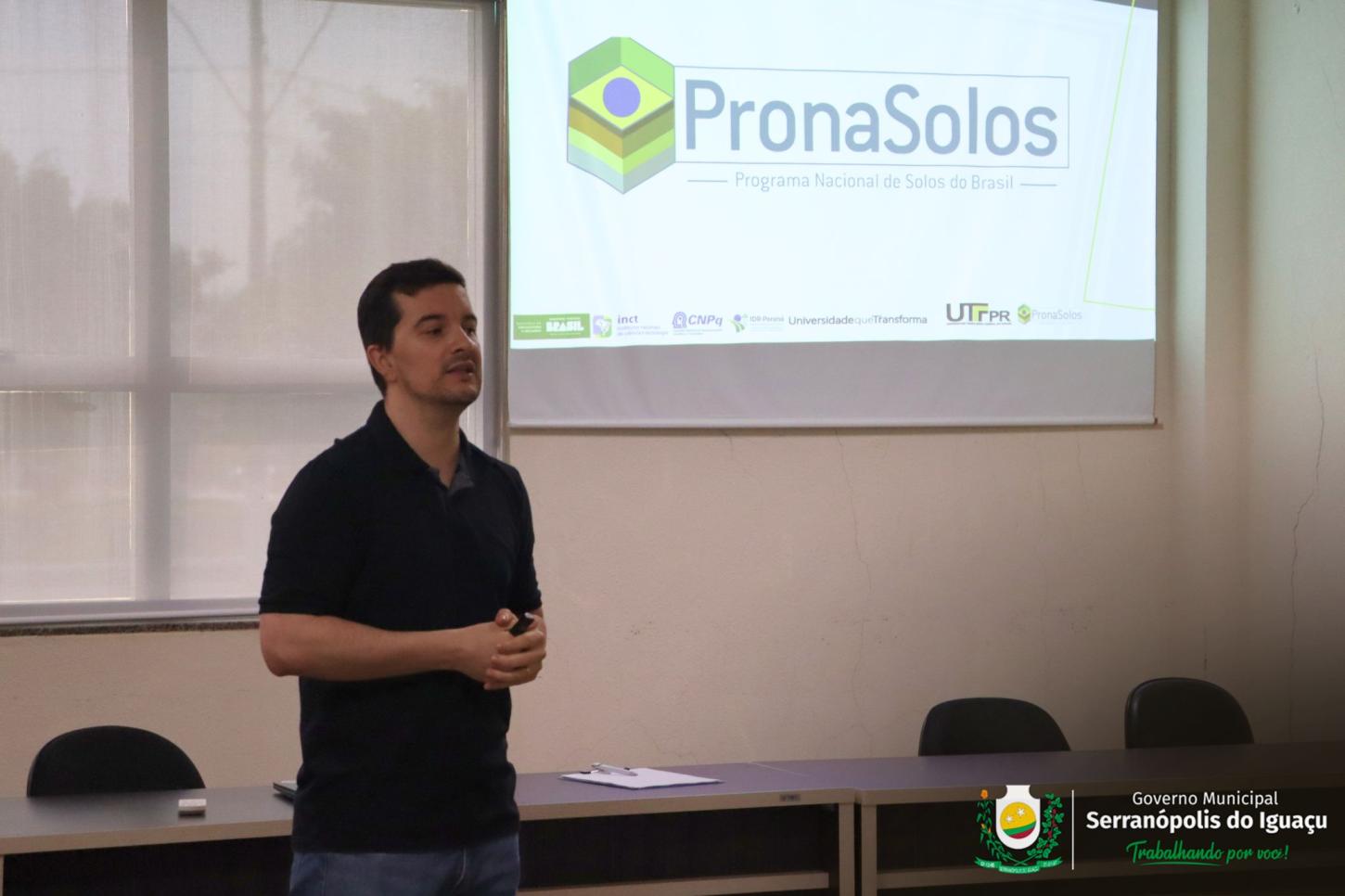 AGRICULTORES PARTICIPAM DE APRESENTAÇÃO SOBRE SAÚDE E MANEJO DOS SOLOS EM SERRANÓPOLIS DO IGUAÇU
