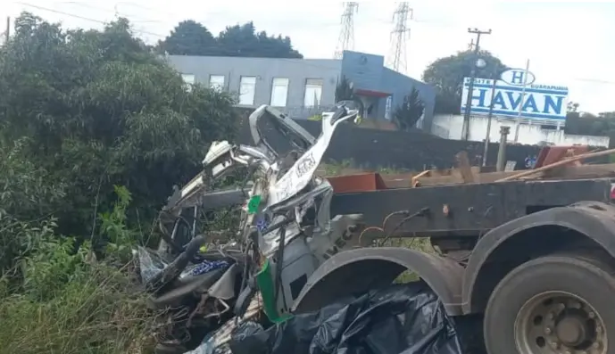 CAMINHONEIRO MORRE APÓS COLISÃO ENVOLVENDO TRÊS CAMINHÕES NA PR-170