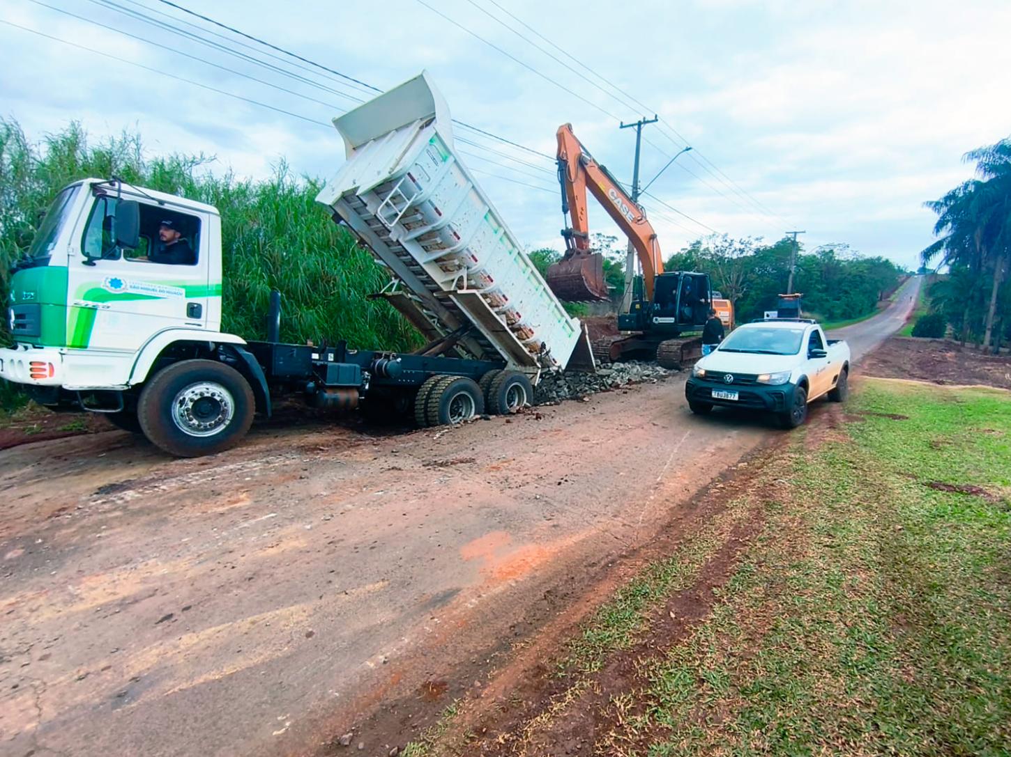 GOVERNO DE SÃO MIGUEL REALIZA MELHORIAS NA RODOVIA VEREADOR ERI DUTRA, NO ACESSO AO DISTRITO DE SÃO JORGE