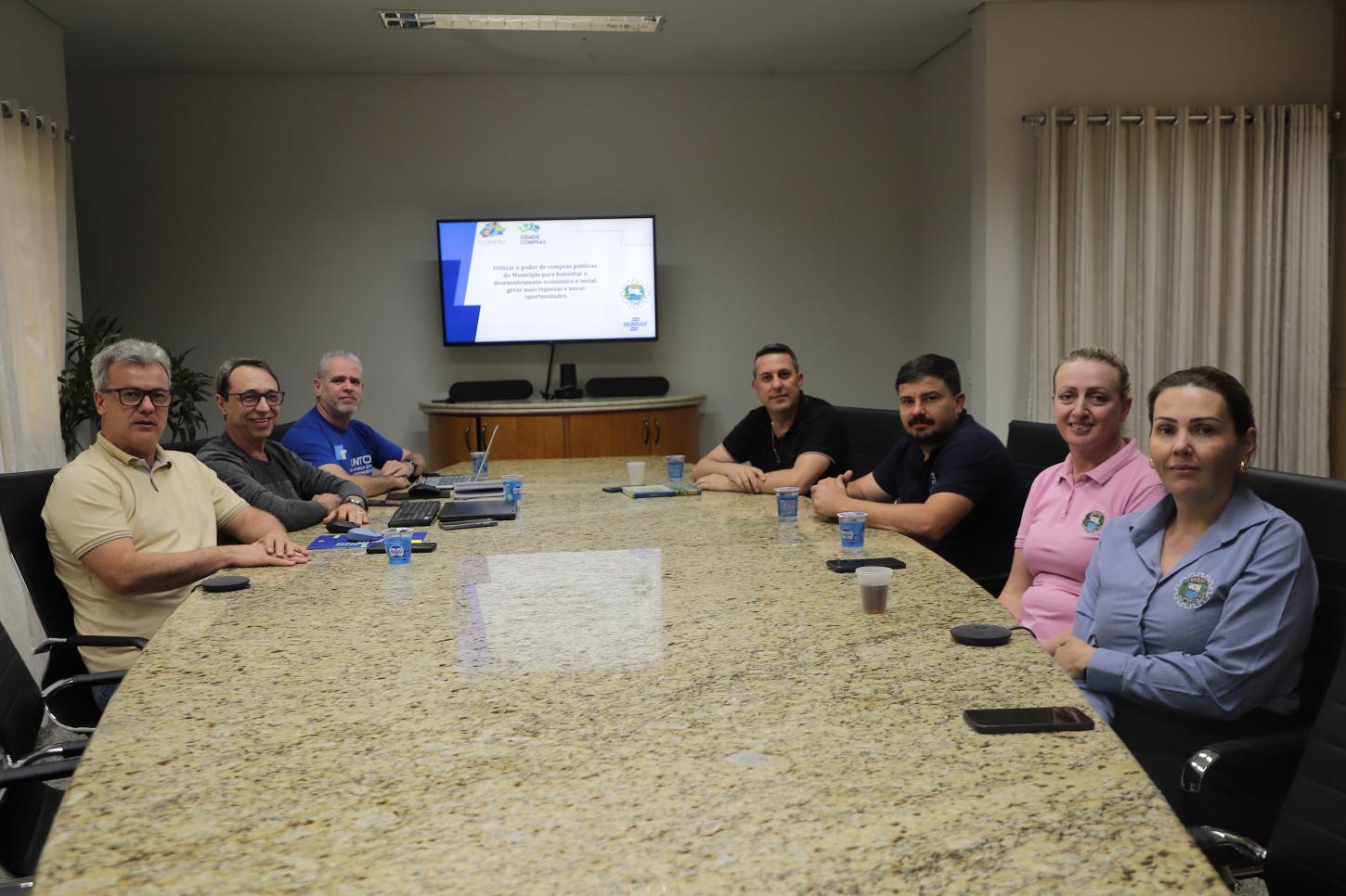 ITAIPULÂNDIA E SEBRAE ALINHAM AÇÕES PARA FORTALECER COMPRAS PÚBLICAS LOCAIS