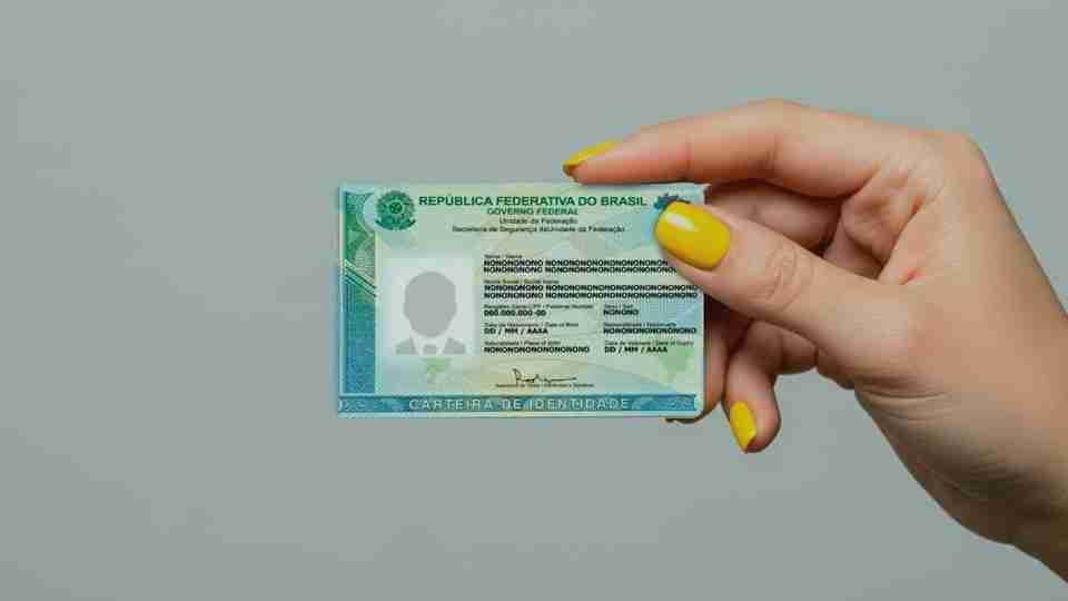 PARANAENSES JÁ PODEM TROCAR RG PELA NOVA CARTEIRA DE IDENTIDADE NACIONAL