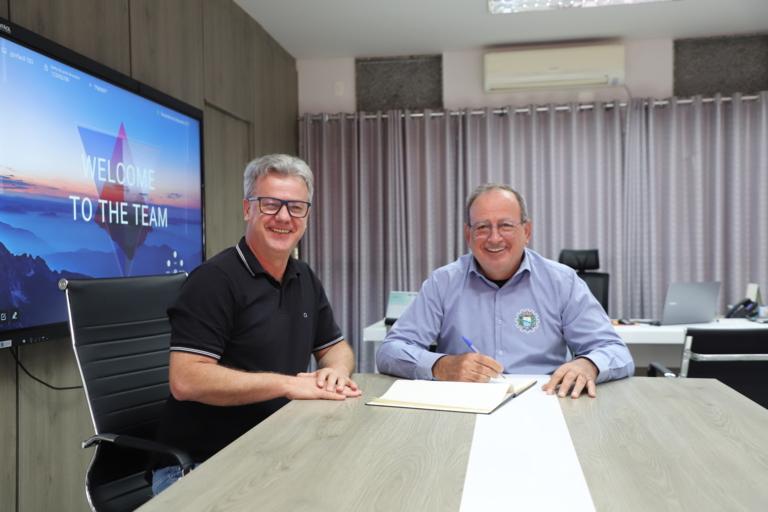 PREFEITO LINDOLFO RUI RETOMA COMANDO DA PREFEITURA DE ITAIPULÂNDIA APÓS FÉRIAS