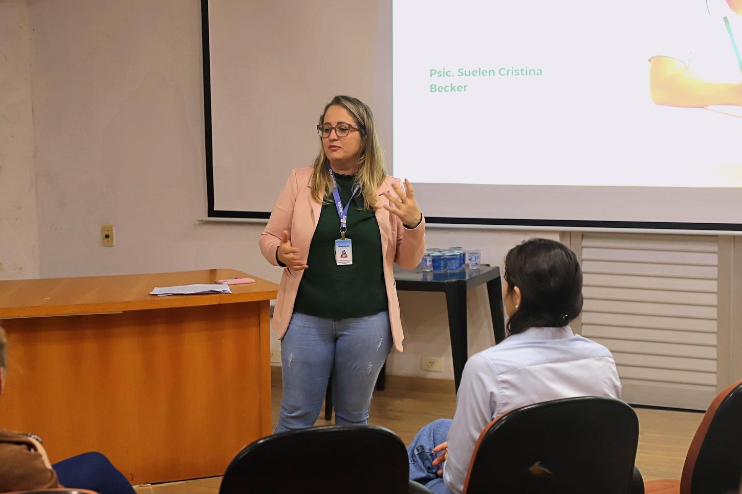 REUNIÃO COM AGENTES COMUNITÁRIAS DE SAÚDE DE ITAIPULÂNDIA FORTALECE AÇÕES INTERSETORIAIS
