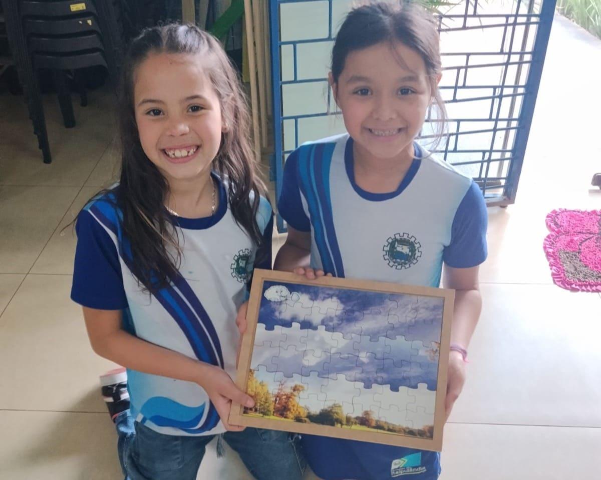 ALUNOS DA ESCOLA DONA LEOPOLDINA DO CARAMURU VISITAM A ASSOREMI PARA APRENDER SOBRE RECICLAGEM