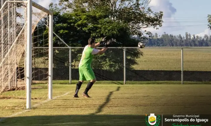 24º CAMPEONATO MUNICIPAL DE FUTEBOL COMEÇA COM GOLEADA E JOGOS MOVIMENTADOS EM SERRANÓPOLIS DO IGUAÇU