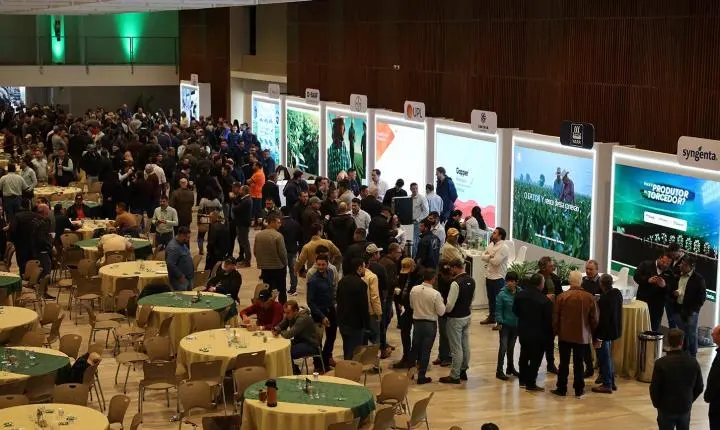 9º FÓRUM LAR AGRO + SOJA REÚNE FAMÍLIA ASSOCIADA PARA DEBATER ESTRATÉGIAS E FORTALECER O AGRONEGÓCIO