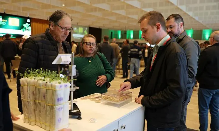 9º FÓRUM LAR AGRO + SOJA REÚNE FAMÍLIA ASSOCIADA PARA DEBATER ESTRATÉGIAS E FORTALECER O AGRONEGÓCIO