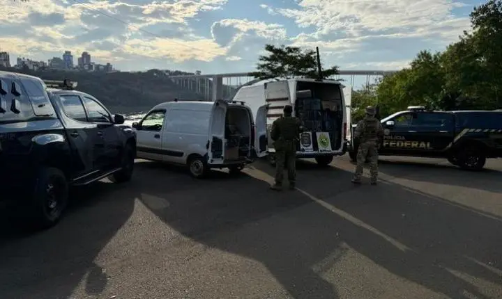 AÇÃO CONJUNTA ENTRE PF E PM APREENDE MAIS DE 2,2 TONELADAS DE MACONHA EM FOZ DO IGUAÇU