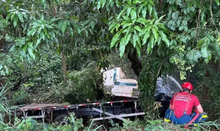 ACIDENTE COM CAMINHÃO DEIXA DOIS MORTOS NA PR-497 EM MISSAL