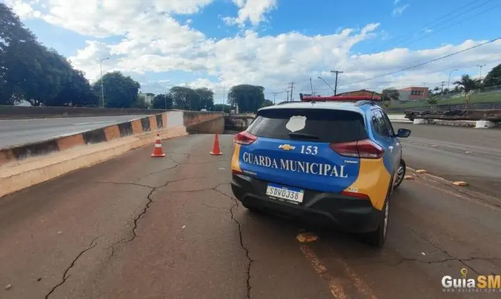 ACIDENTE NA BR-277 EM SÃO MIGUEL DO IGUAÇU DEIXA DUAS PESSOAS FERIDAS APÓS VEÍCULO CAIR EM TÚNEL
