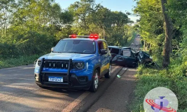 ACIDENTE NA PR-497 EM SÃO MIGUEL DO IGUAÇU DEIXA MULHER FERIDA APÓS COLISÃO COM ÁRVORE