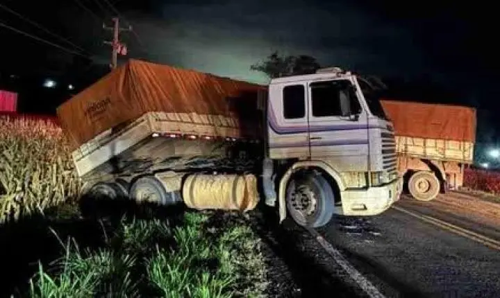 ACIDENTE NA PRC-467 ENVOLVE CAMINHÃO E DOIS CARROS EM MARECHAL CÂNDIDO RONDON