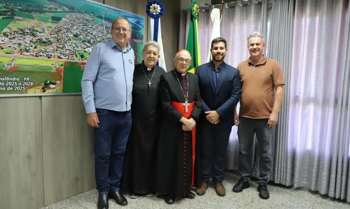 ADMINISTRAÇÃO MUNICIPAL RECEBE CARDEAL DOM RAYMUNDO DAMASCENO EM ITAIPULÂNDIA