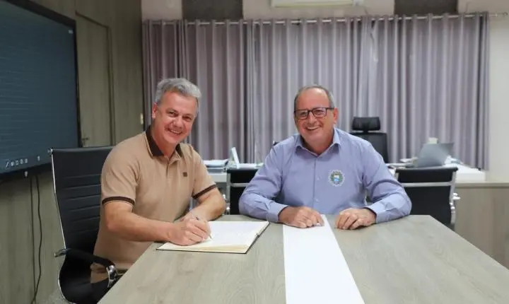 ADOLFO PREIS ASSUME INTERINAMENTE A PREFEITURA DE ITAIPULÂNDIA DURANTE FÉRIAS DE LINDOLFO RUI