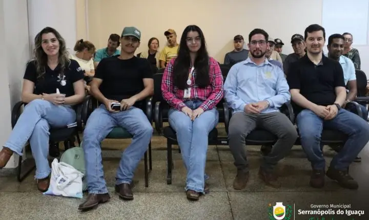AGRICULTORES PARTICIPAM DE APRESENTAÇÃO SOBRE SAÚDE E MANEJO DOS SOLOS EM SERRANÓPOLIS DO IGUAÇU