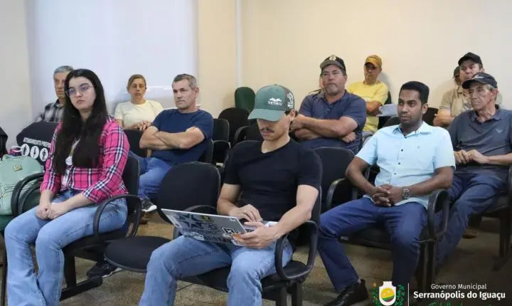 AGRICULTORES PARTICIPAM DE APRESENTAÇÃO SOBRE SAÚDE E MANEJO DOS SOLOS EM SERRANÓPOLIS DO IGUAÇU