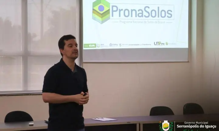 AGRICULTORES PARTICIPAM DE APRESENTAÇÃO SOBRE SAÚDE E MANEJO DOS SOLOS EM SERRANÓPOLIS DO IGUAÇU