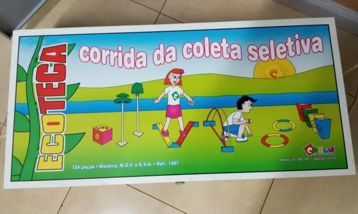 ALUNOS DA ESCOLA DONA LEOPOLDINA DO CARAMURU VISITAM A ASSOREMI PARA APRENDER SOBRE RECICLAGEM