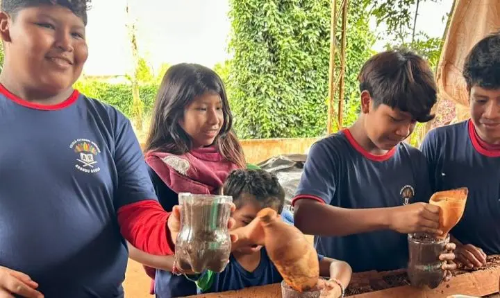ALUNOS DA ESCOLA INDÍGENA ARANDU RENDA PARTICIPAM DE VISITA EDUCATIVA AO VIVEIRO MUNICIPAL DE ITAIPULÂNDIA