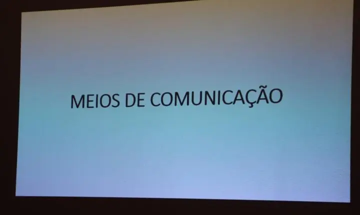 ALUNOS DO INFANTIL 5 CONHECEM A EVOLUÇÃO DOS MEIOS DE COMUNICAÇÃO EM ITAIPULÂNDIA