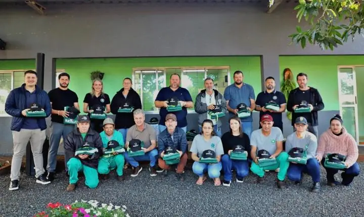 ASSOREMI RECEBE NOVOS UNIFORMES EM AÇÃO DA SEMANA DO MEIO AMBIENTE EM ITAIPULÂNDIA