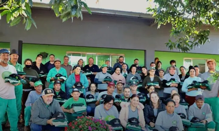 ASSOREMI RECEBE NOVOS UNIFORMES EM AÇÃO DA SEMANA DO MEIO AMBIENTE EM ITAIPULÂNDIA