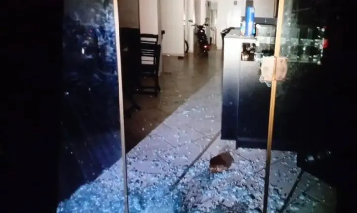 BAR É ALVO DE VANDALISMO DURANTE A MADRUGADA EM MEDIANEIRA
