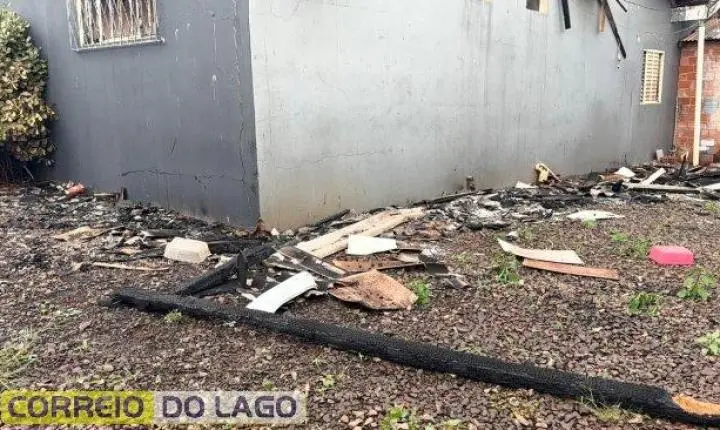BOATE É DESTRUÍDA POR INCÊNDIO DE GRANDES PROPORÇÕES DURANTE A MADRUGADA EM SANTA HELENA