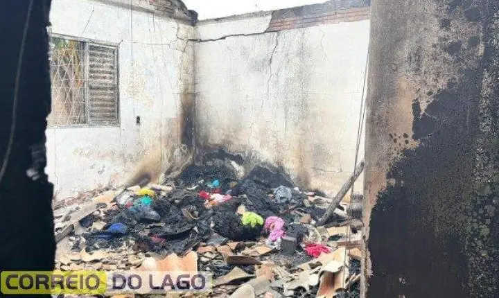 BOATE É DESTRUÍDA POR INCÊNDIO DE GRANDES PROPORÇÕES DURANTE A MADRUGADA EM SANTA HELENA