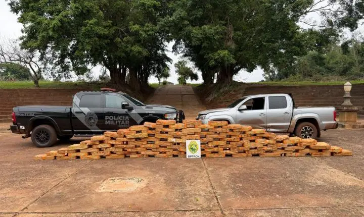 BPFRON APREENDE EM SANTA HELENA MAIS DE 1,2 TONELADA DE MACONHA E RECUPERA CAMINHONETE ROUBADA