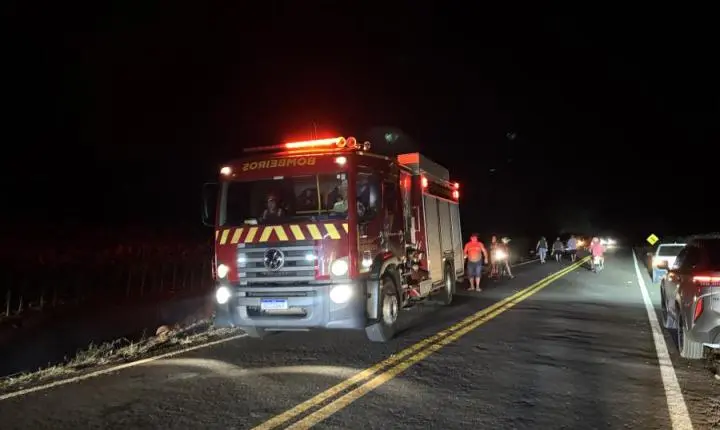CAPOTAMENTO É REGISTRADO NA PR-495 EM SERRANÓPOLIS DO IGUAÇU