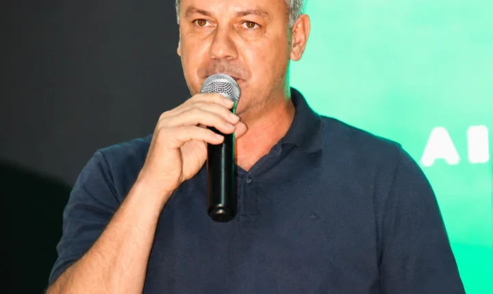 CARAMURU FUTEBOL CLUBE APRESENTA NOVOS UNIFORMES E REFORÇA PROJETO QUE VAI ALÉM DO FUTEBOL